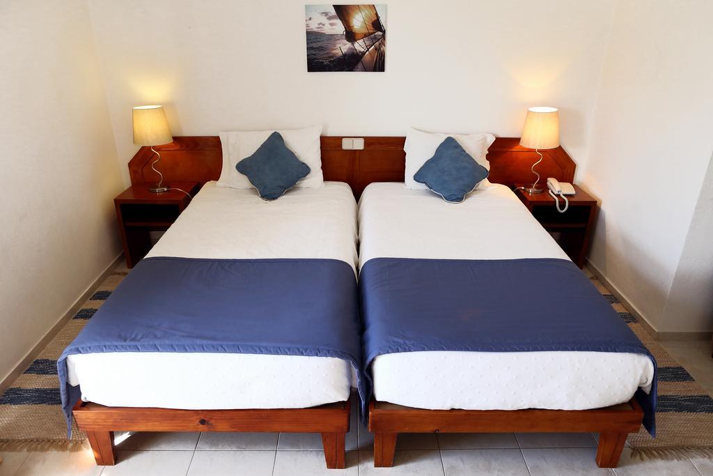 Mira Parque Bed and Breakfast Αλμπουφέιρα Δωμάτιο φωτογραφία