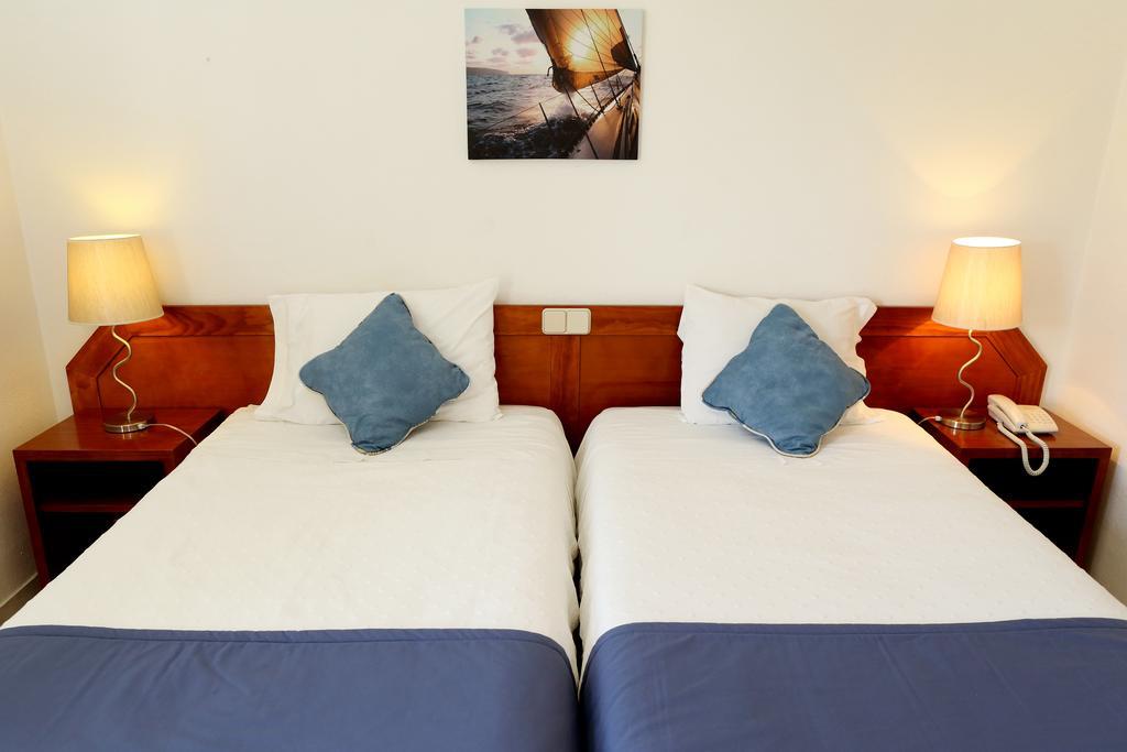 Mira Parque Bed and Breakfast Αλμπουφέιρα Δωμάτιο φωτογραφία